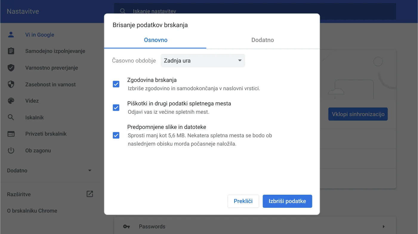 Okno z nastavitvami v brskalniku Chrome, ki prikazuje meni z možnostmi za brisanje podatkov o brskanju.